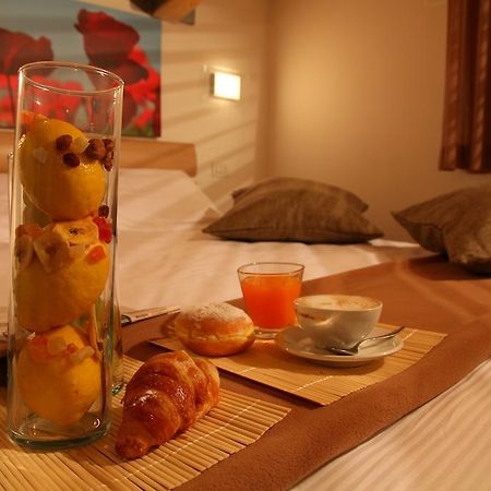 Residence Ilario Suite Hotel Riccione Eksteriør billede