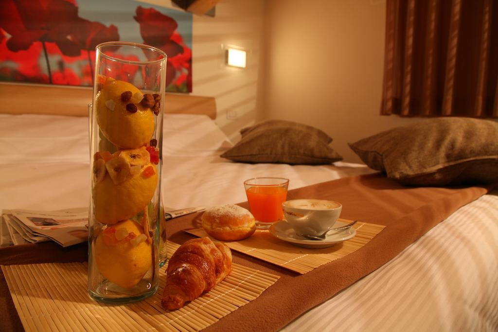 Residence Ilario Suite Hotel Riccione Eksteriør billede