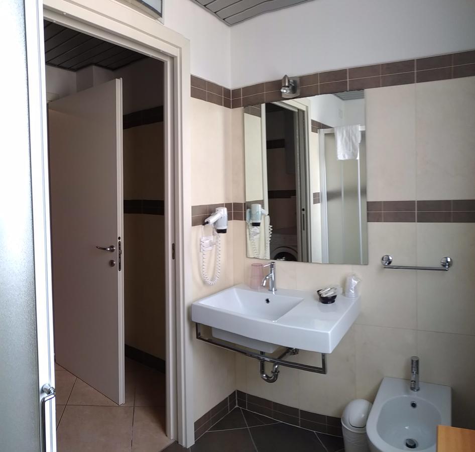 Residence Ilario Suite Hotel Riccione Eksteriør billede
