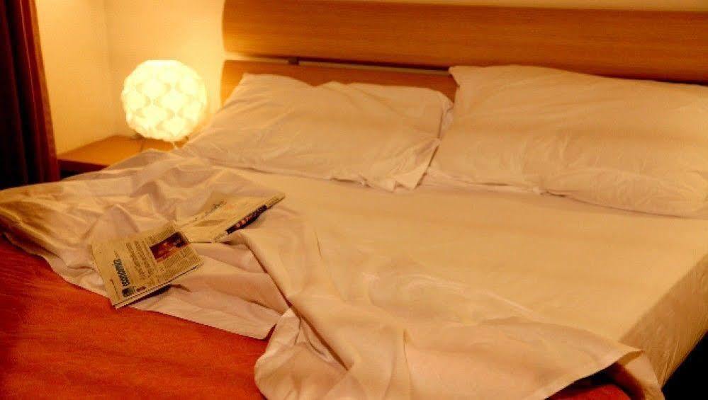 Residence Ilario Suite Hotel Riccione Eksteriør billede