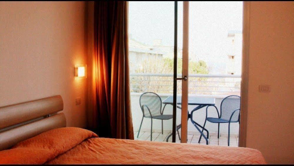 Residence Ilario Suite Hotel Riccione Eksteriør billede