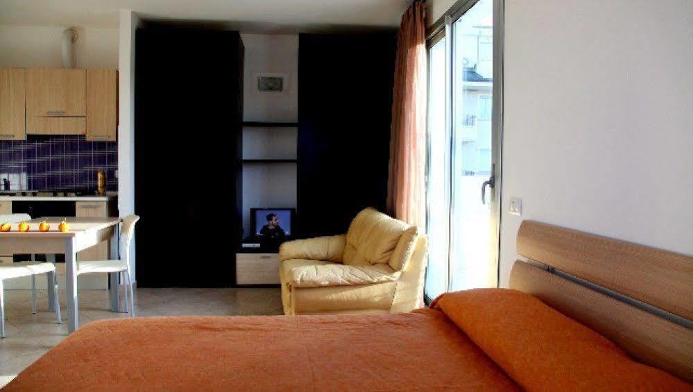 Residence Ilario Suite Hotel Riccione Eksteriør billede