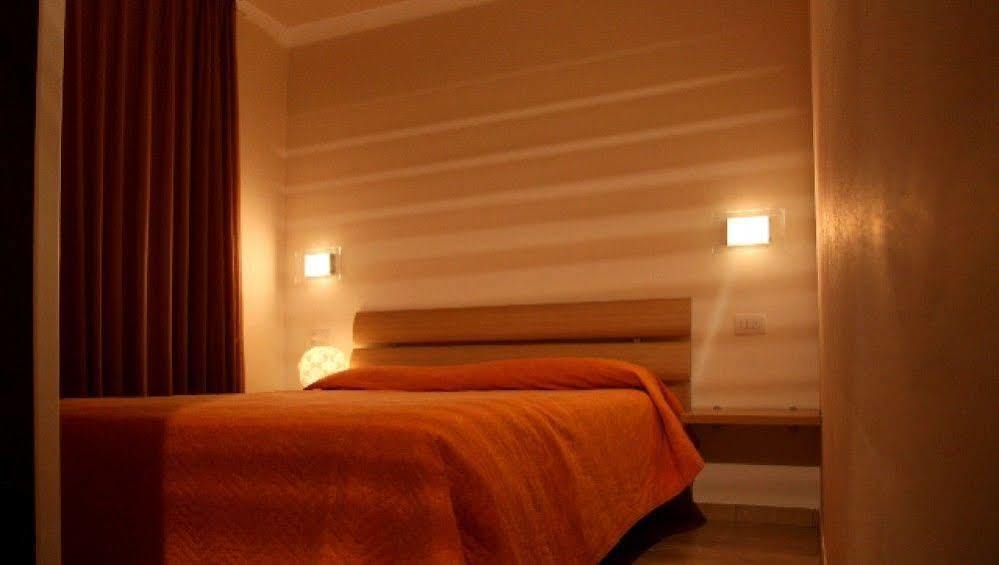 Residence Ilario Suite Hotel Riccione Eksteriør billede
